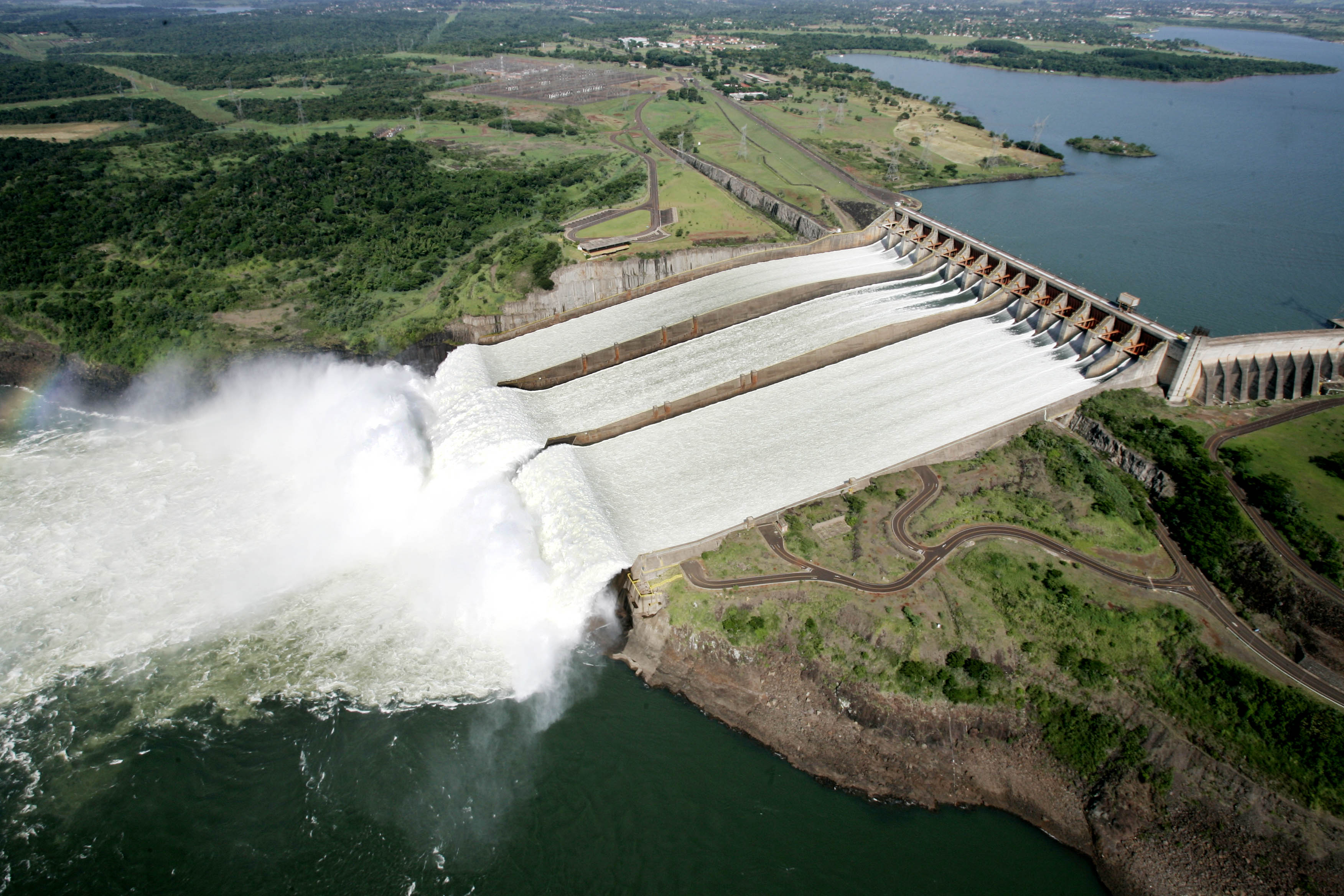 Itaipu Binacional: Uma Jornada pela Maior Usina do Mundo